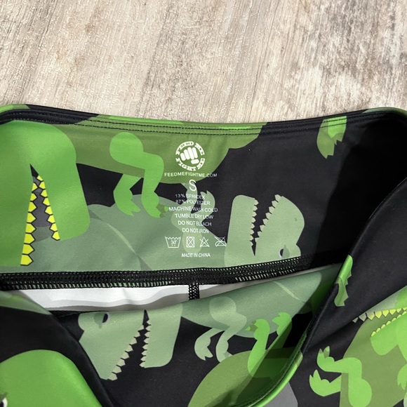 Feed Me Fight Me “T-Rex” limited edition short ❤️😊❤️😊 - Picture 3 of 5